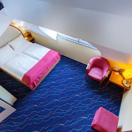Hotel Am Schillerpark Esslingen am Neckar ภายนอก รูปภาพ