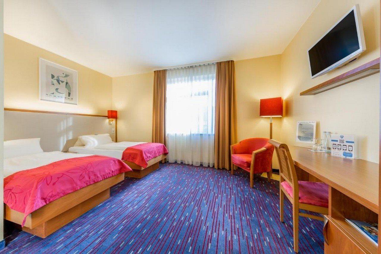 Hotel Am Schillerpark Esslingen am Neckar ภายนอก รูปภาพ