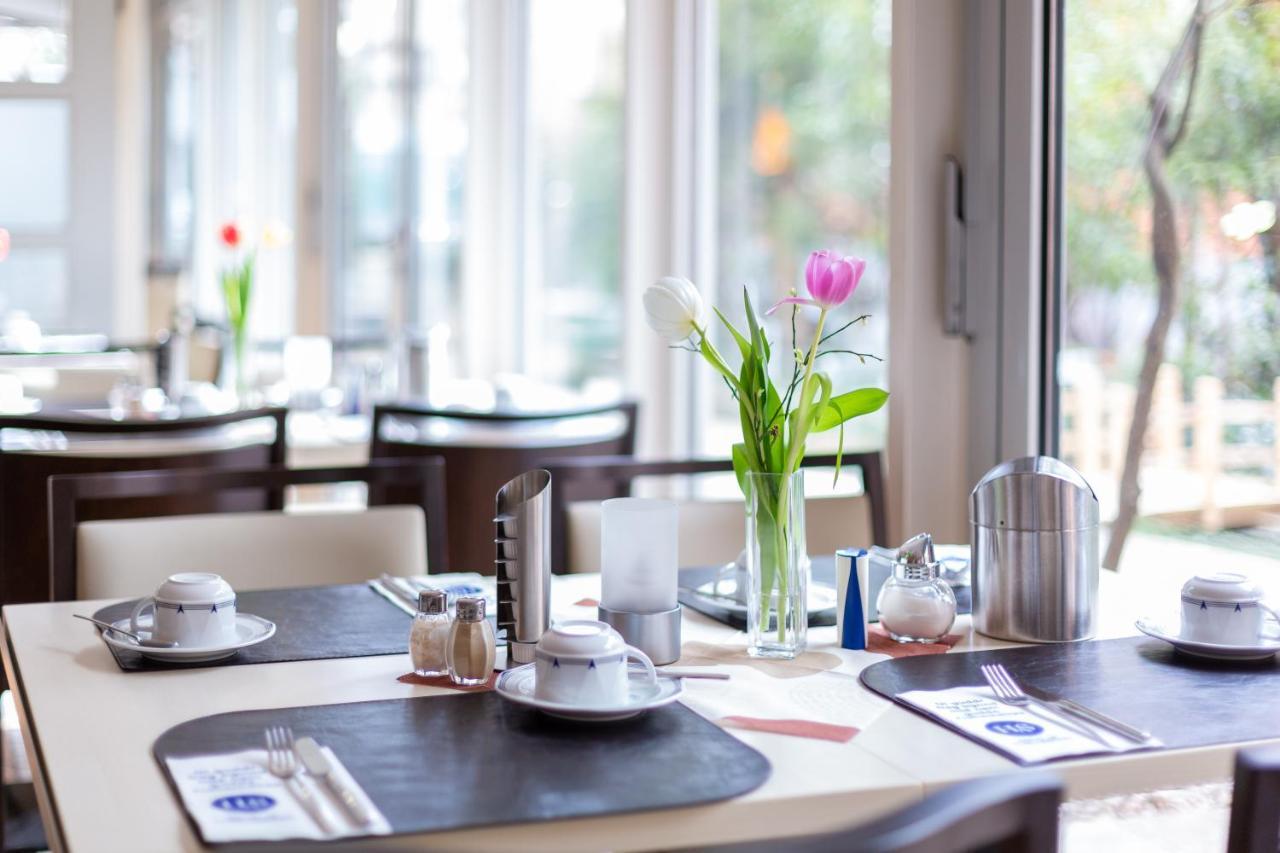 Hotel Am Schillerpark Esslingen am Neckar ภายนอก รูปภาพ
