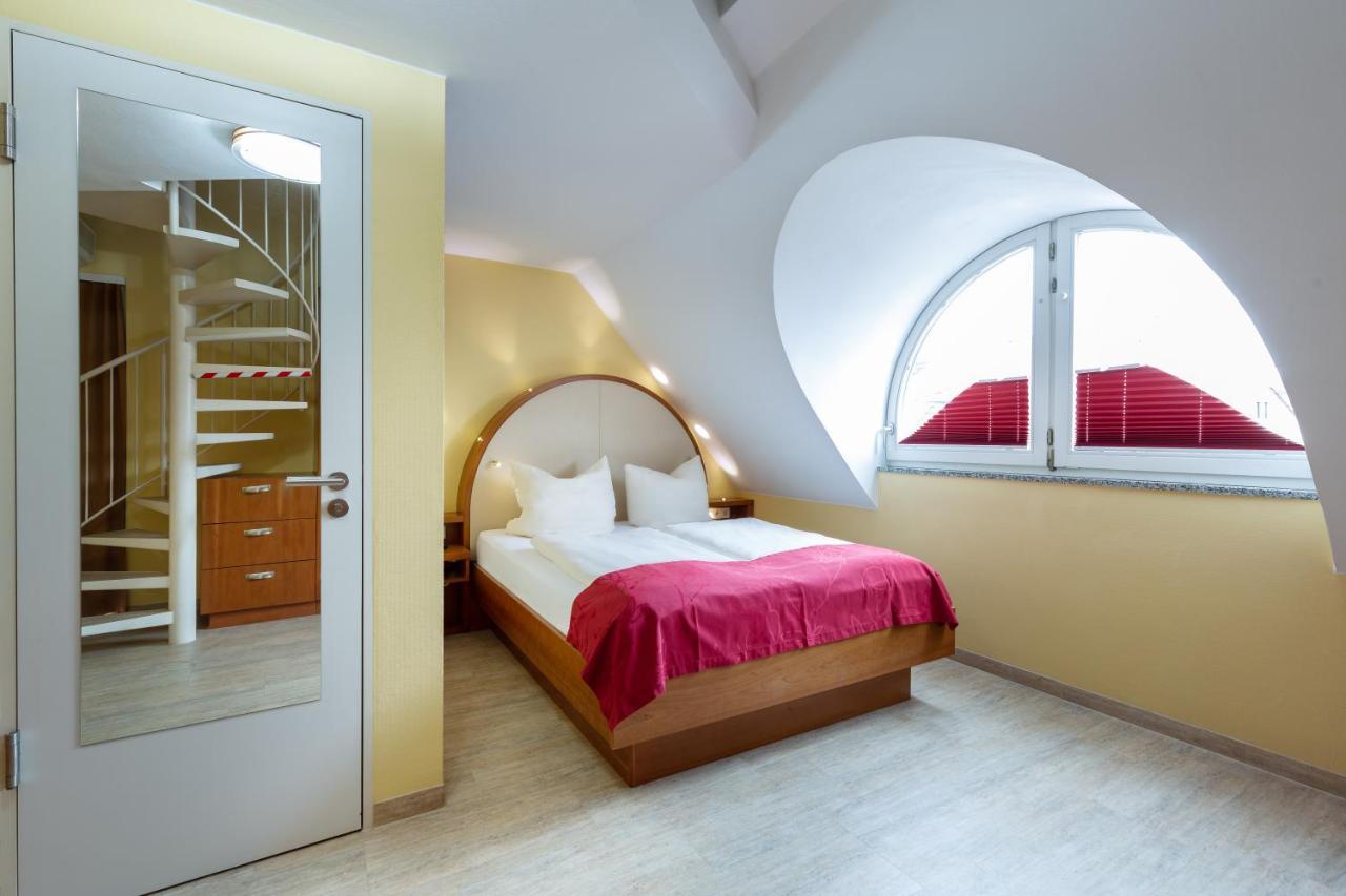 Hotel Am Schillerpark Esslingen am Neckar ภายนอก รูปภาพ