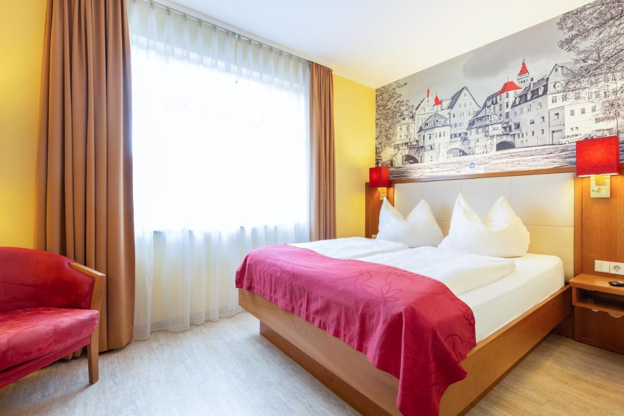 Hotel Am Schillerpark Esslingen am Neckar ภายนอก รูปภาพ