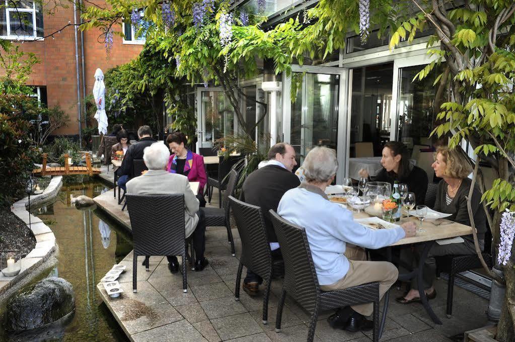 Hotel Am Schillerpark Esslingen am Neckar ภายนอก รูปภาพ